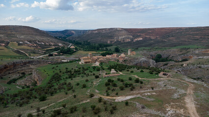 Fototapeta na wymiar Pueblo de CARACENA (SORIA)