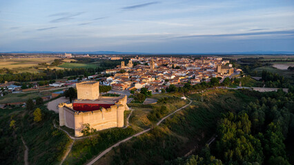 Fototapeta premium Castillo de ARÉVALO y su localidad (CASTILLA Y LEÓN)