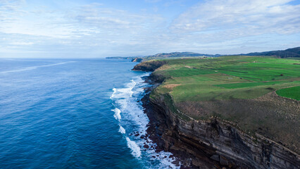 Acantilados al mar en ASTURIAS