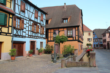 Fototapeta na wymiar square and half-timbered houses in ribeauvillé in alsace (france)