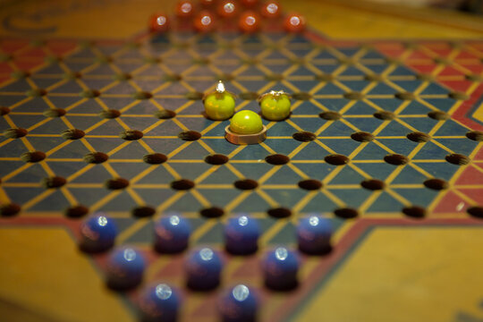 Chinese checkers 