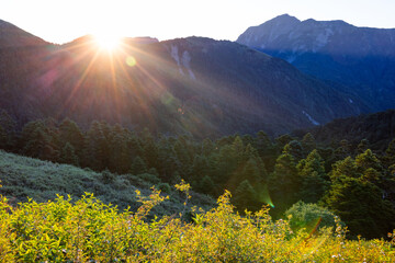 Obraz premium Sunlight over the mountain of Hehuanshan