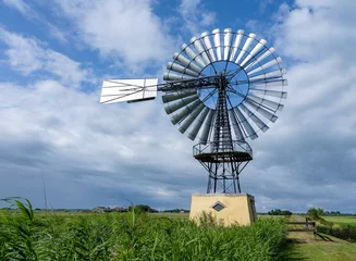 Fototapeten American windmill in Molkwerum in Friesland    Amerikaanse windmolen in Molkwerum in Friesland © Holland-PhotostockNL