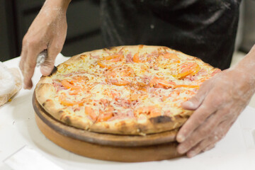 pizza com tomate