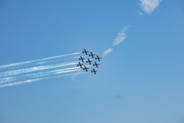 Esibizione delle Frecce Tricolori sopra la città di Bologna, Emilia Romagna
