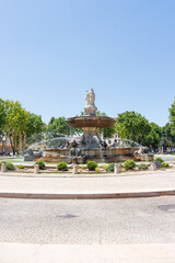 Fototapeta na wymiar Brunnen an der Rotonde in Aix-en-Provence Frankreich