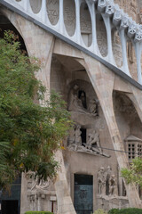 Fototapeta na wymiar Close shot of Temple Expiatori de la Sagrada Família in Barcelona, Catalonia, Spain