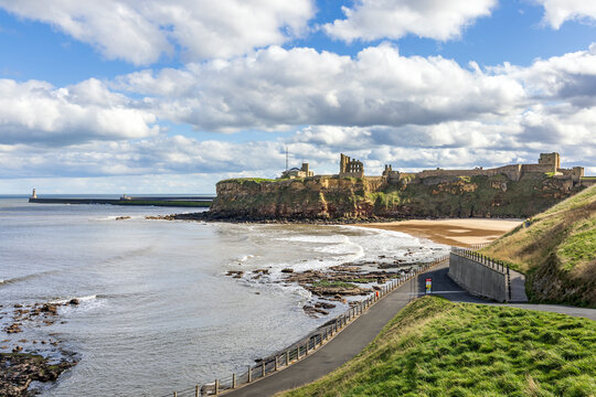 An award-winning beach, King Edward&rsquo;s Bay is a small sandy bay approximately 200 metres long enclosed by cliffs and steep grass banks.