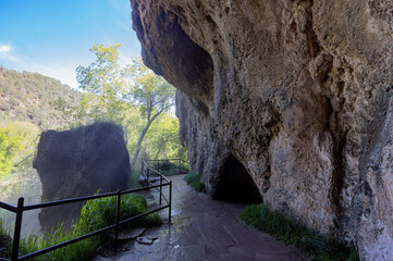 Sunny view of the landscape of the Rifle Falls © Kit Leong