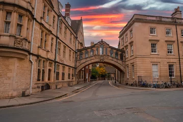 Papier peint photo Pont des Soupirs Hertford Bridge, often called the Bridge of Sighs, is a skyway joining two parts of Hertford College over New College Lane in Oxford, England, UK  © Aerial Film Studio