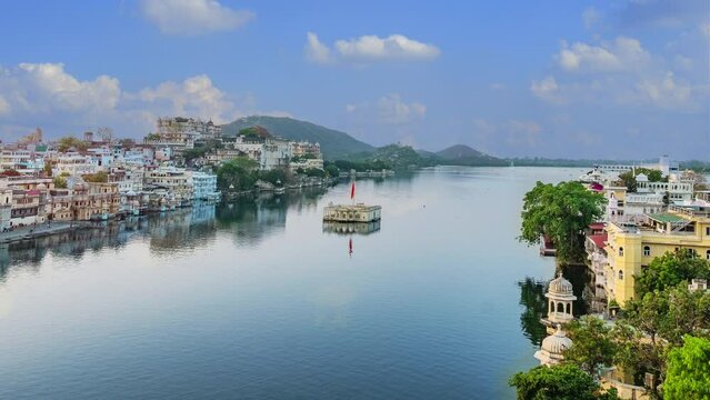 
Time lapse of Udaipur, Rajasthan, India, a city with many beautiful buildings along the Pichola lake.