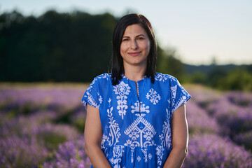 Brunette woman in a lavender field © Xalanx