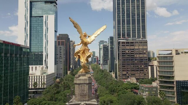 Independence Angel, Angel de la Independencia video from top to bottom in reforma ciudad de mexico drone view 