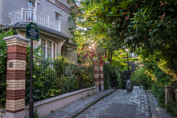 The countryside in Paris, La Campagne à Paris, a charming residential area developed from 1907, 20th arrondissement, Paris, France - obrazy, fototapety, plakaty