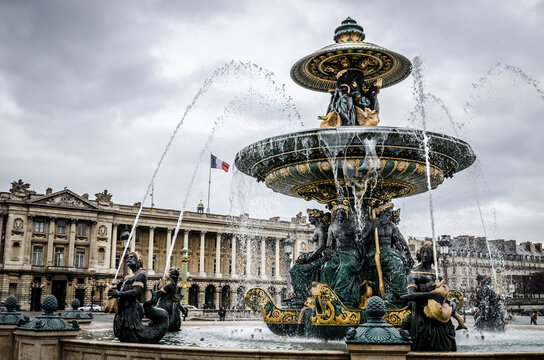 La fontaine des fleuves fountain at Place de la Concord Paris France