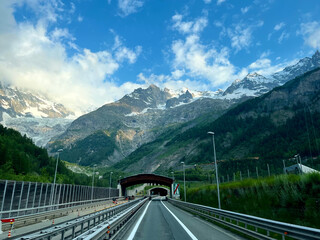 Fototapeta premium Mont Blanc (French Mont Blanc and Italian. Monte Bianco — 