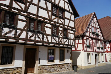 Fototapeta premium Häuser in der Altstadt von Meisenheim am Glan