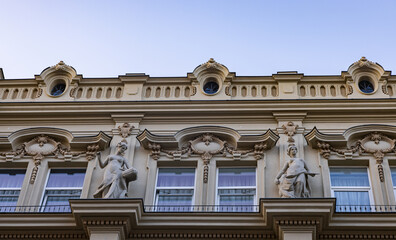 Obraz premium ancient building, reliefs, caryatids
