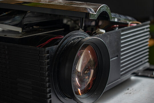 Projetor de Led para filmes e v&iacute;deos, eletr&ocirc;nica, circuito, fresnel