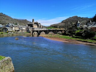 Estaing sur le Lot en Aveyron
