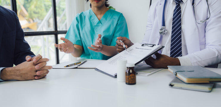 The doctor explained the patient's symptom and how to treat and care in detail to the patient. including drugs used to treat diseases drug side effect.