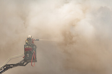 firefighter put out the fire