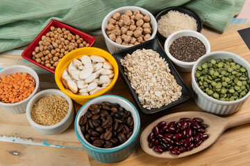 Obraz na płótnie Canvas variety of legume seeds in bowls