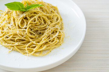 pesto spaghetti pasta - vegetarian food