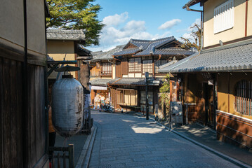 Higashiyama, The district was built to accommodate the needs of travellers and visitors to the shrine.	
