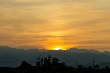 Obraz premium 相模川越しに望む丹沢山系の夕景