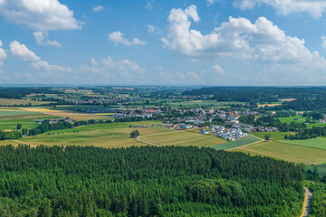 Fototapeta na wymiar Ausblick ins Zusamtal bei Altenmünster im Naturpark Westliche Wälder