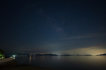 Fototapeta na wymiar 日本の岡山県の美しい海と星空