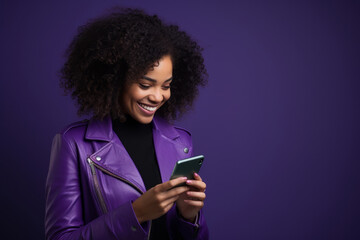 woman with phone on purple background . AI Generated - obrazy, fototapety, plakaty