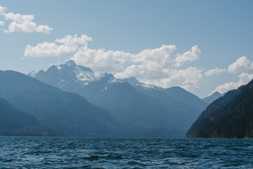 Obraz premium lake and mountains