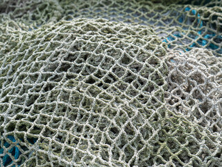 Nahaufnahme feinmaschige Fischernetze