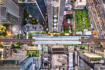  Aerial view of Ploenchit road in Bangkok Downtown, financial district and business center, Thailand © pierrick