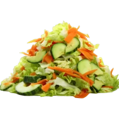 Keuken spatwand met foto A fresh and colorful salad with lettuce, carrots, and cucumbers © LUPACO PNG