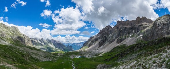 Trekking in Alta Valle Maira. Da Chiappera al Colle del Maurin ai piedi della Rocca Provenzale

