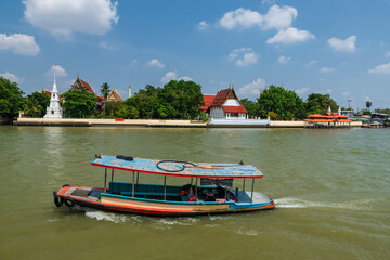 Ferry boat sailing pass Klang Kret temple, Ko Kret, Nonthaburi