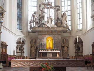 Fototapeta na wymiar Gottesdienst - Altar im Passauer Dom St. Stephan