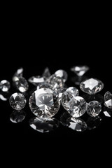 Diamanten auf schwarz, hochkant, negativer Raum für Typo, Edelstein- , Juwelen- , Juwelier-Werbung