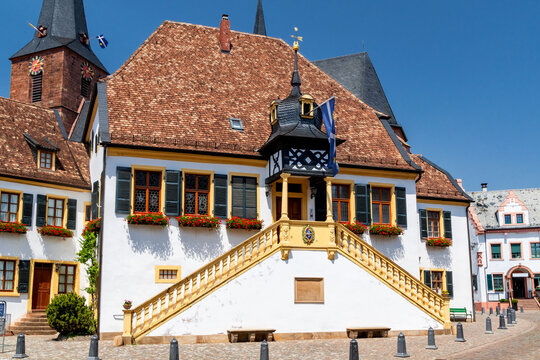 Historisches Rathaus Deidesheim an der Deutschen Weinstra&szlig;e, Rheinland-Pfalz, Deutschland