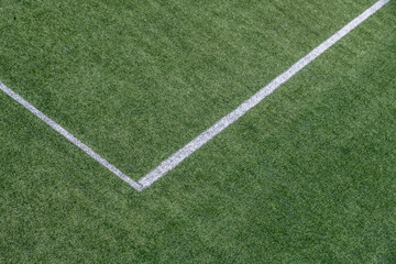 Seitenlinie am Rasen eines Fußballplatzes