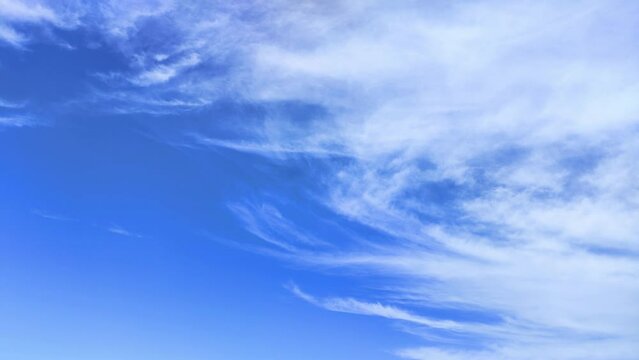 秋の雲　パンニング