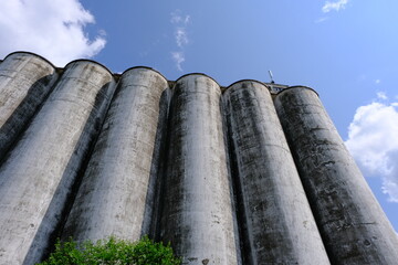  tall industrial building structure looks abandoned  © Serg