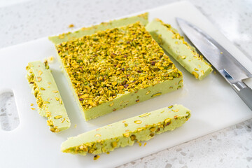Pistachio fudge