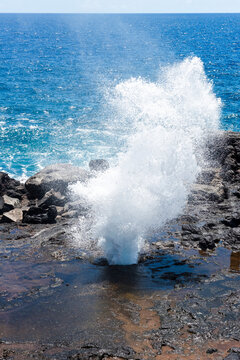 Wave blowing out of Nakalele hole