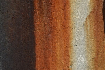 Mur oxydé avec trainées de rouille