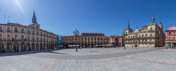 Fototapeta na wymiar Panoramic view at the León Plaza Mayor, or Leon Mayor square, Old Town Hall of León, Municipal Plastic Arts Workshop, central plaza on downtown, an iconic city plaza