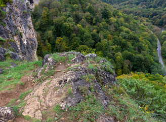 the beginning of autumn in the highlands, nature walks, panoramic views of the mountains, routes...